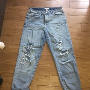 Ripped Boyfriend Jeans